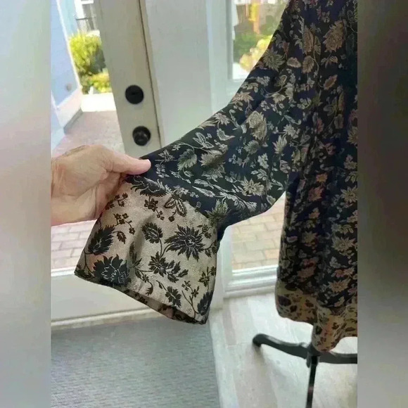 Dana Buckman kimono size 2X Batik Print black& gold classy, versatile, like new - Picture 3 of 8